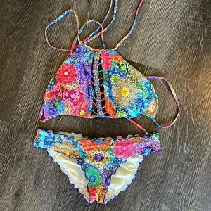 Lulu Fama bikini